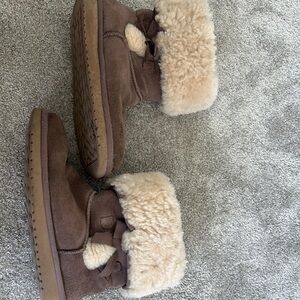 Cozy Brown Boots with Cream Fur Lining